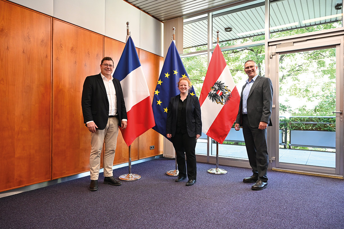 Gregoire Germain, CEO HarfangLab - Anouck Teiller, CSO HarfangLab - Christian Fritz, COO IKARUS